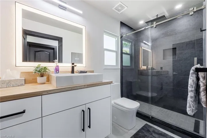 2513 Blackburn Cir, Cape Coral, Florida 33991