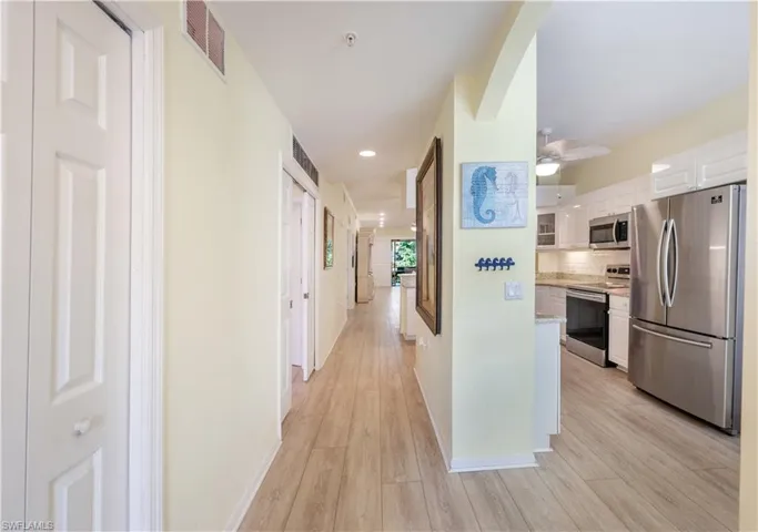 Welcome hall to living areas & kitchen