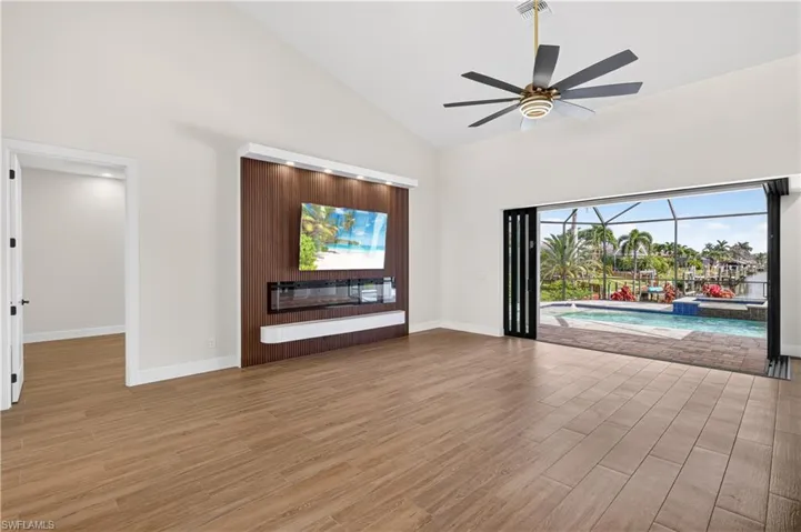 2201 Beach Pkwy W, Cape Coral, Florida 33914