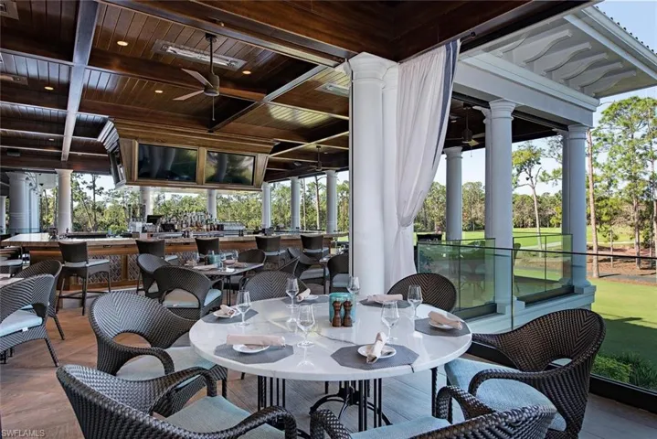 Dining Clubhouse