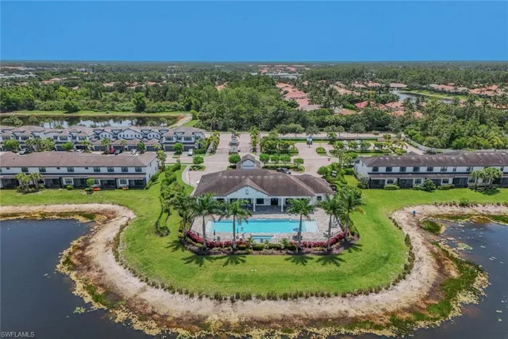 Clubhouse & Community Pool