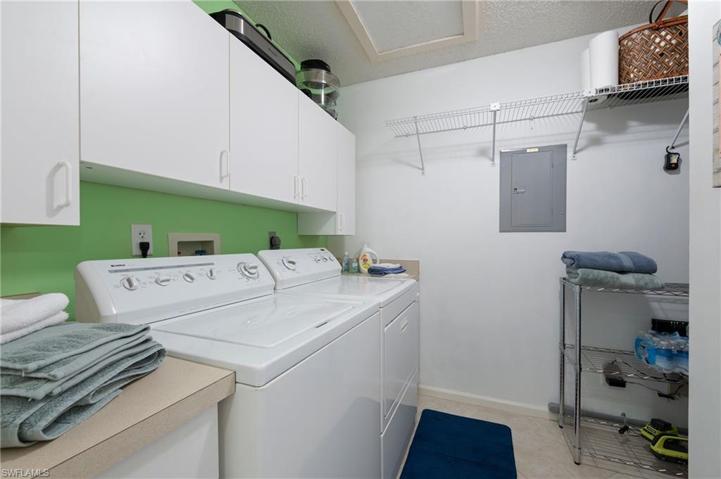 6700  Dennis  CIR, Naples, FL 34104