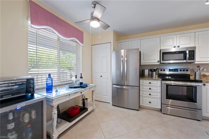 6700  Dennis  CIR, Naples, FL 34104