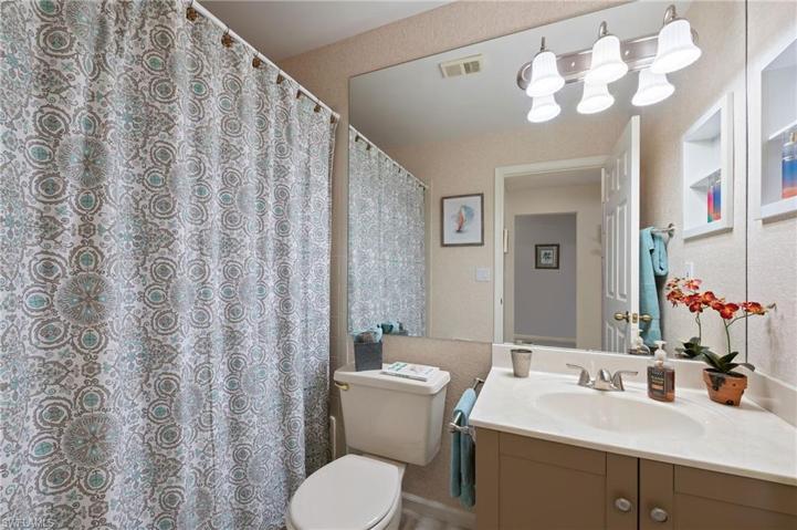 6700  Dennis  CIR, Naples, FL 34104