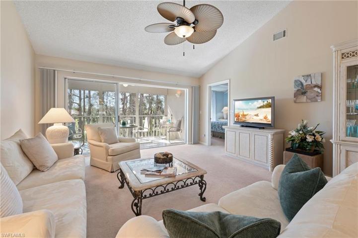 6700  Dennis  CIR, Naples, FL 34104