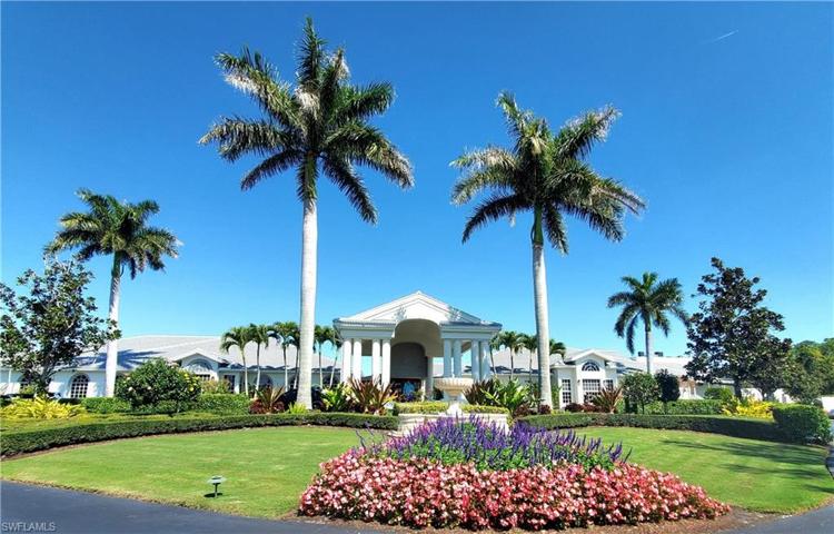 6700  Dennis  CIR, Naples, FL 34104