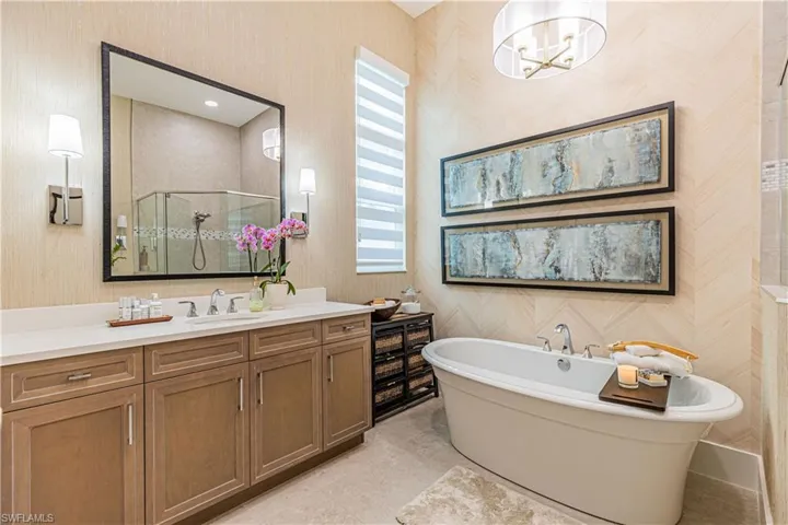 Dual Vanity’s and Freestanding Tub