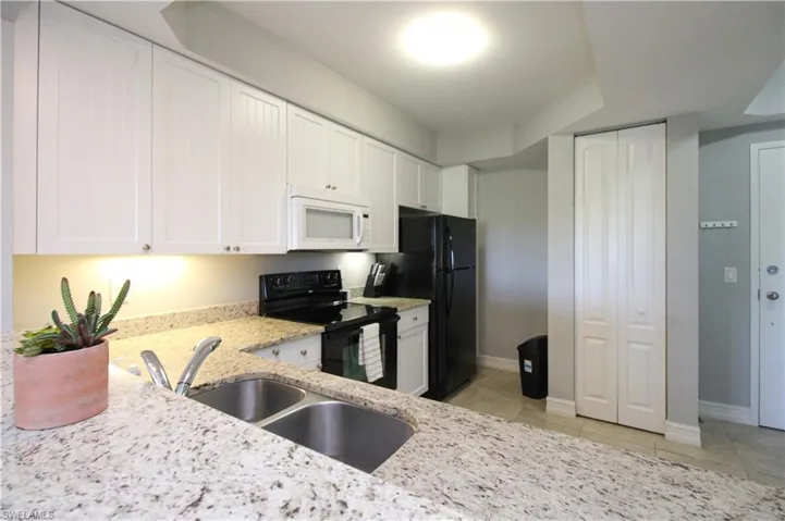 1100 Pine Ridge Rd B405, Naples, Florida 34108