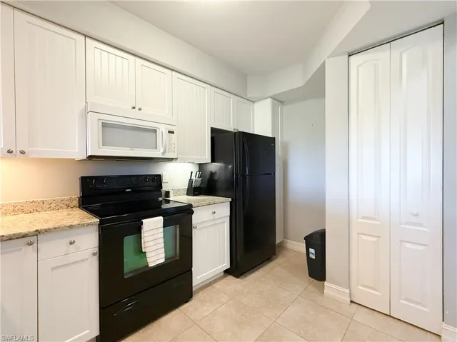1100 Pine Ridge Rd B405, Naples, Florida 34108