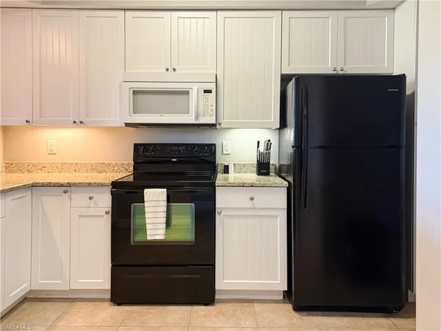 1100 Pine Ridge Rd B405, Naples, Florida 34108