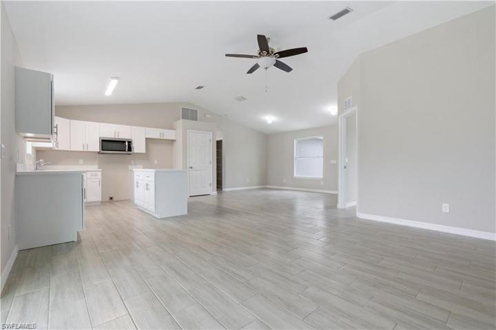 3704  24th SW ST, LEHIGH ACRES, FL 33976