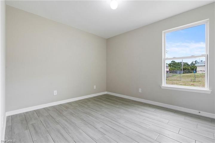 3704  24th SW ST, LEHIGH ACRES, FL 33976