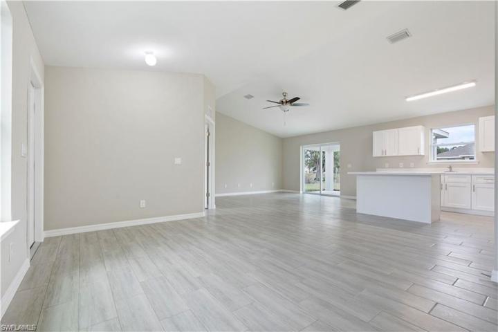 3704  24th SW ST, LEHIGH ACRES, FL 33976