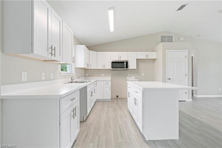 3704  24th SW ST, LEHIGH ACRES, FL 33976