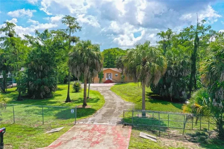 160 19th St Nw, Naples, Florida 34120