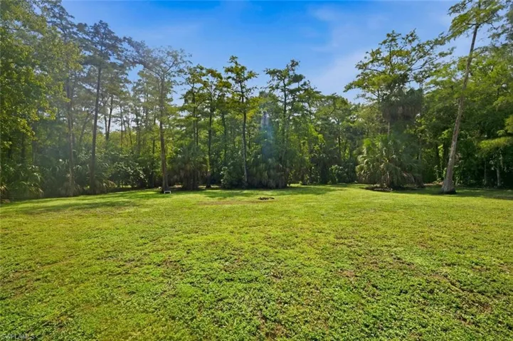 160 19th St Nw, Naples, Florida 34120