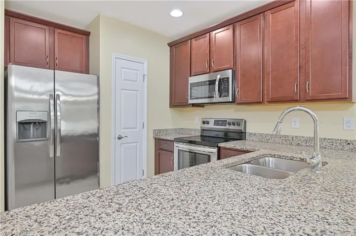 3739 Crofton Ct, Fort Myers, Florida 33916