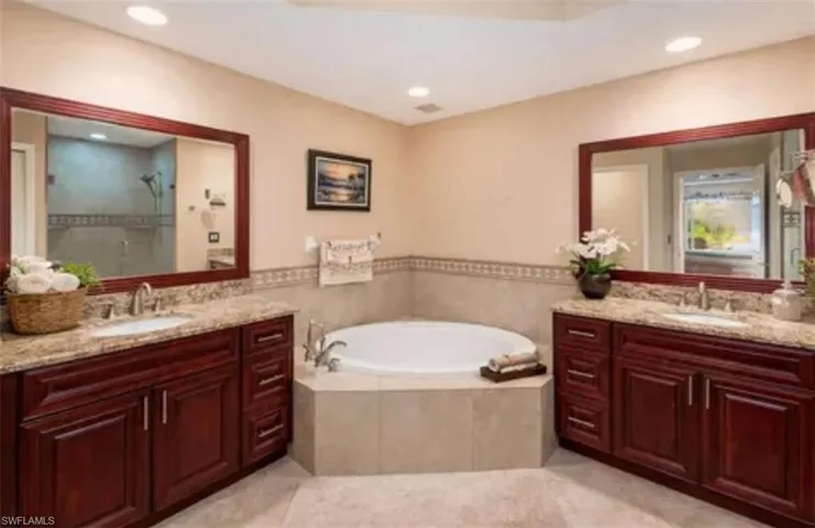 1240  Shady Rest  LN, Naples, FL 34103