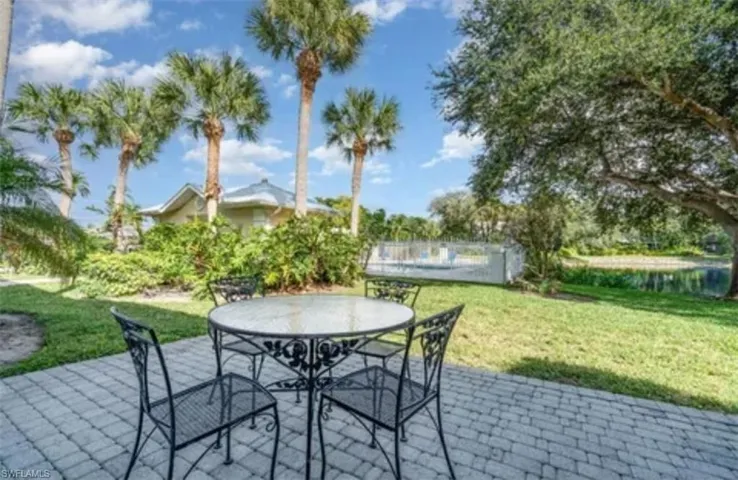 1240  Shady Rest  LN, Naples, FL 34103
