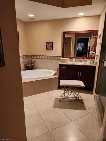 1240  Shady Rest  LN, Naples, FL 34103