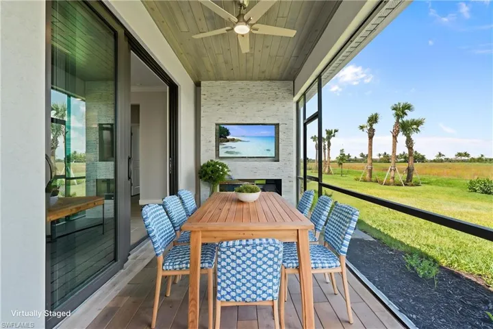 Sunroom with ceiling fan