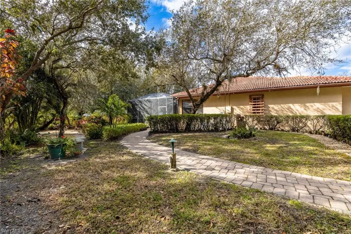 22912 Dayflower Ln, Alva, Florida 33920