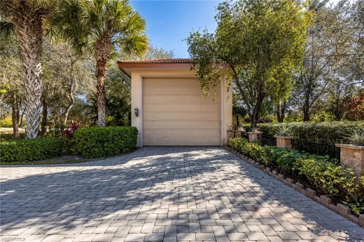 22912 Dayflower Ln, Alva, Florida 33920