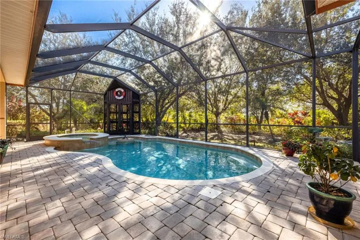 22912 Dayflower Ln, Alva, Florida 33920