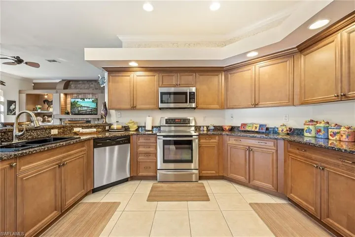 22912 Dayflower Ln, Alva, Florida 33920