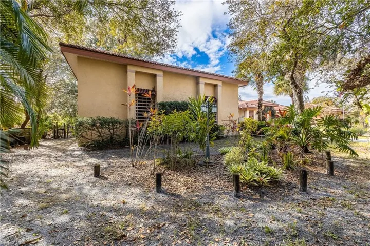 22912 Dayflower Ln, Alva, Florida 33920