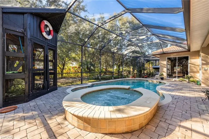 22912 Dayflower Ln, Alva, Florida 33920