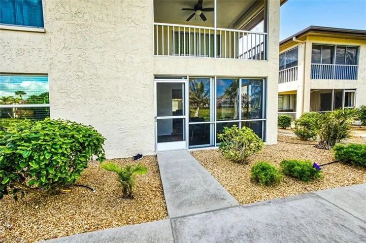Rear to Lanai