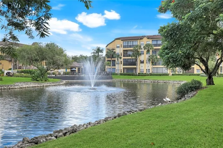 178 Vintage Cir # M202, Naples, Florida 34119