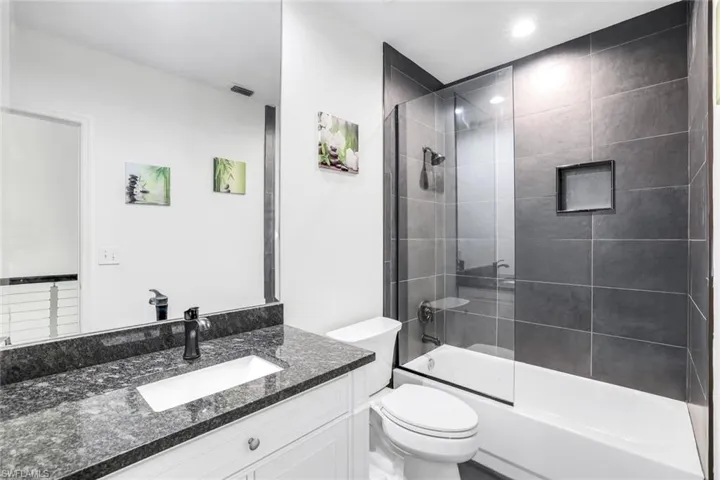 178 Vintage Cir # M202, Naples, Florida 34119