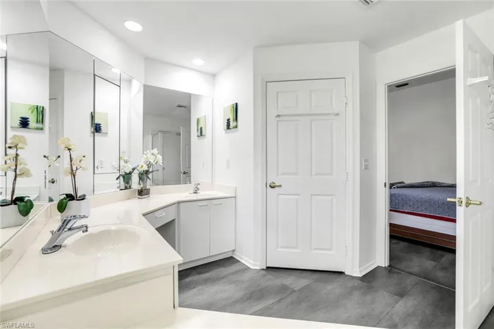 178 Vintage Cir # M202, Naples, Florida 34119