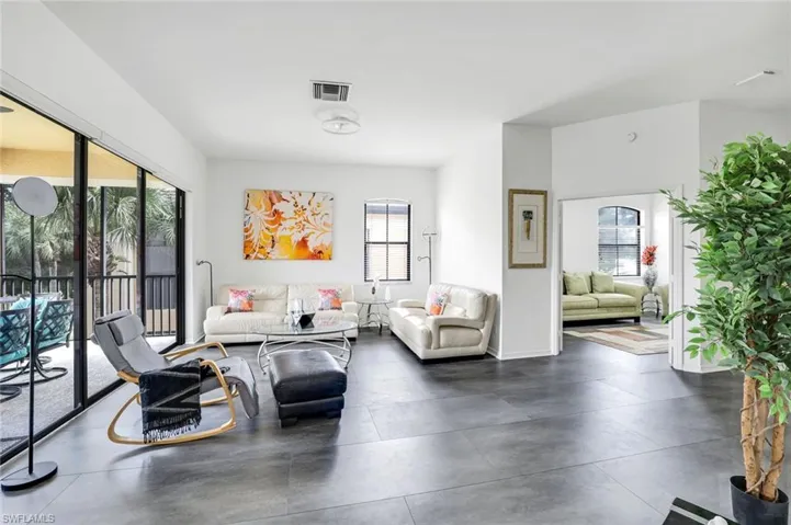 178 Vintage Cir # M202, Naples, Florida 34119