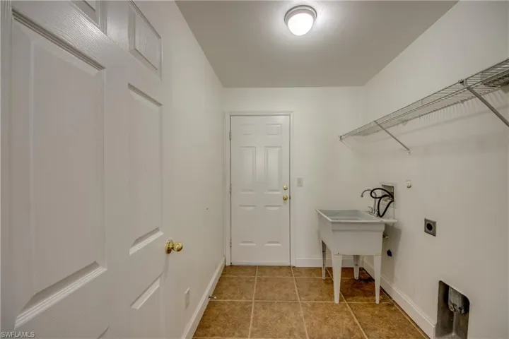 1205 SE 5th  ST, Cape Coral, FL 33990
