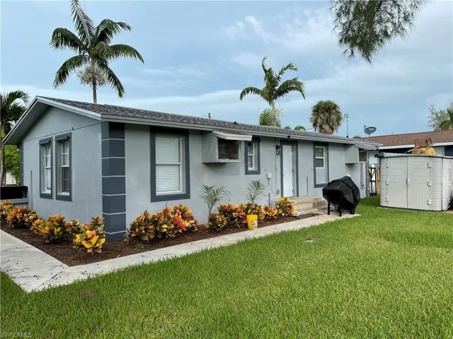 528  14th N ST, Naples, FL 34102