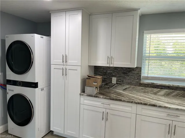 528  14th N ST, Naples, FL 34102
