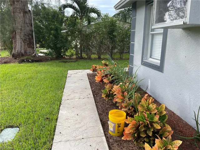 528  14th N ST, Naples, FL 34102