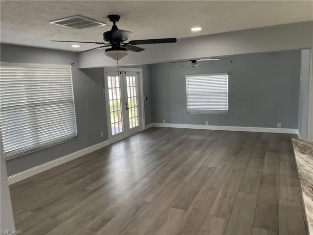 528  14th N ST, Naples, FL 34102