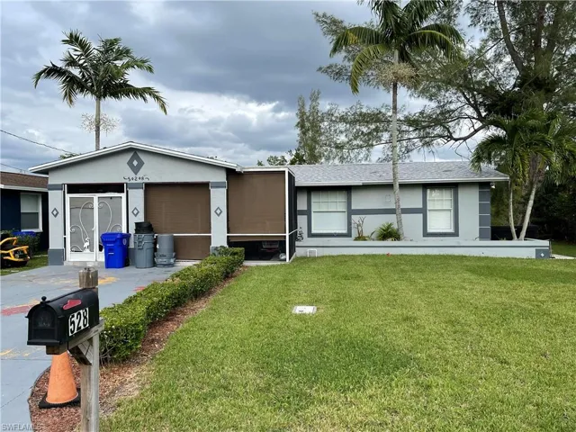 528  14th N ST, Naples, FL 34102
