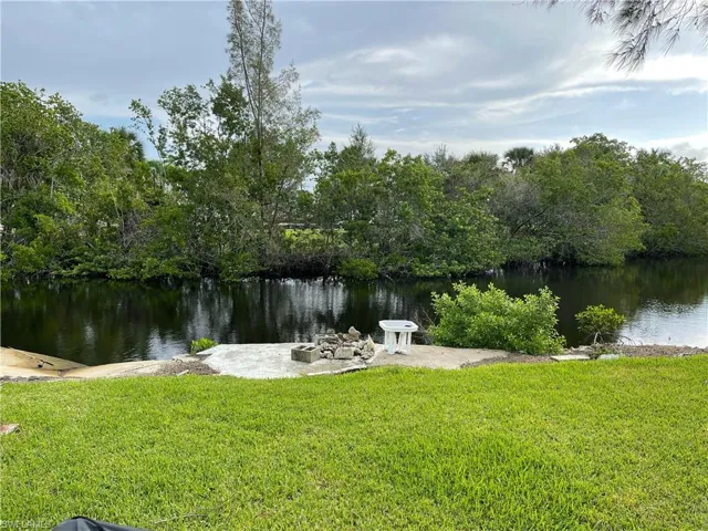528  14th N ST, Naples, FL 34102