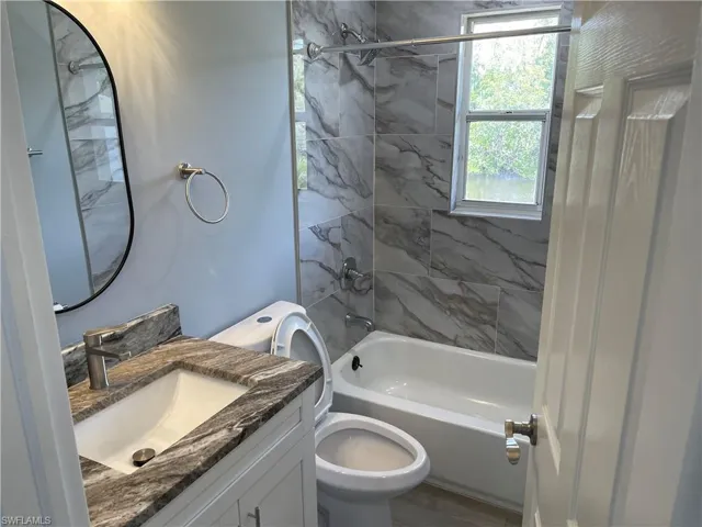 528  14th N ST, Naples, FL 34102