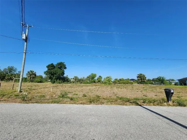 2210 Ne 22nd Ave, Cape Coral, Florida 33909