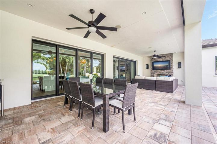 Outdoor Dining/Living Area