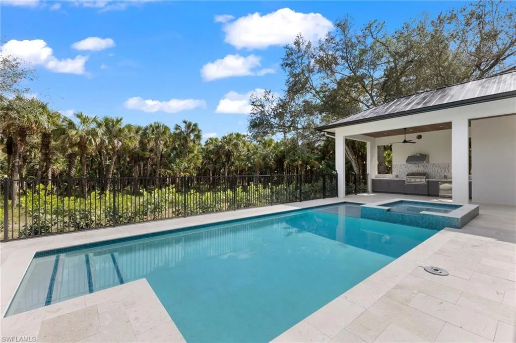 740 13th ST, Naples, FL 34120,225010442