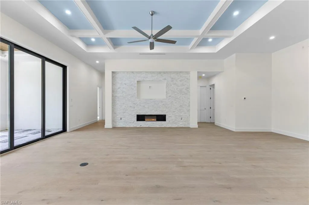 740 13th ST, Naples, FL 34120,225010442