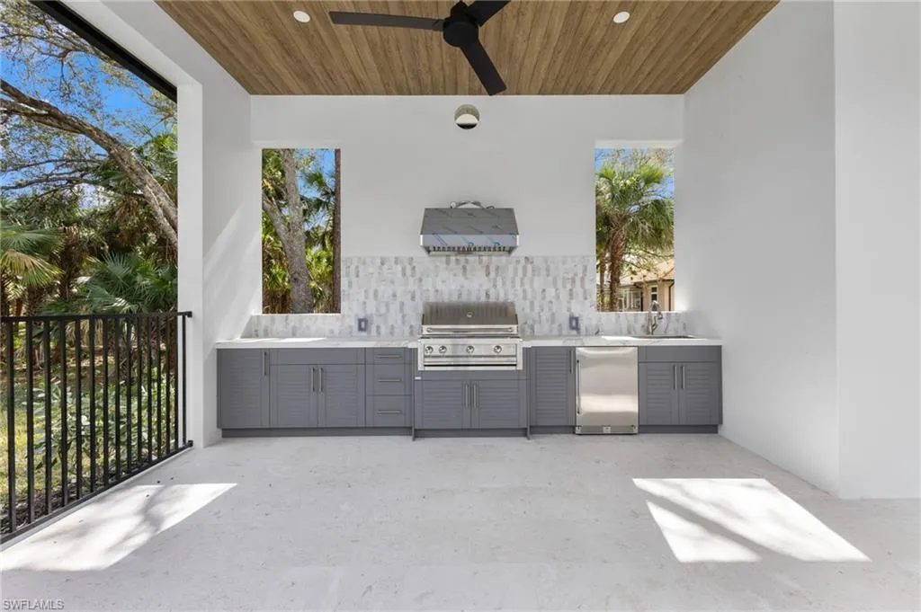 740 13th ST, Naples, FL 34120,225010442