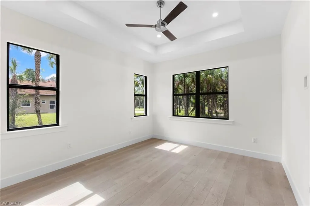 740 13th ST, Naples, FL 34120,225010442